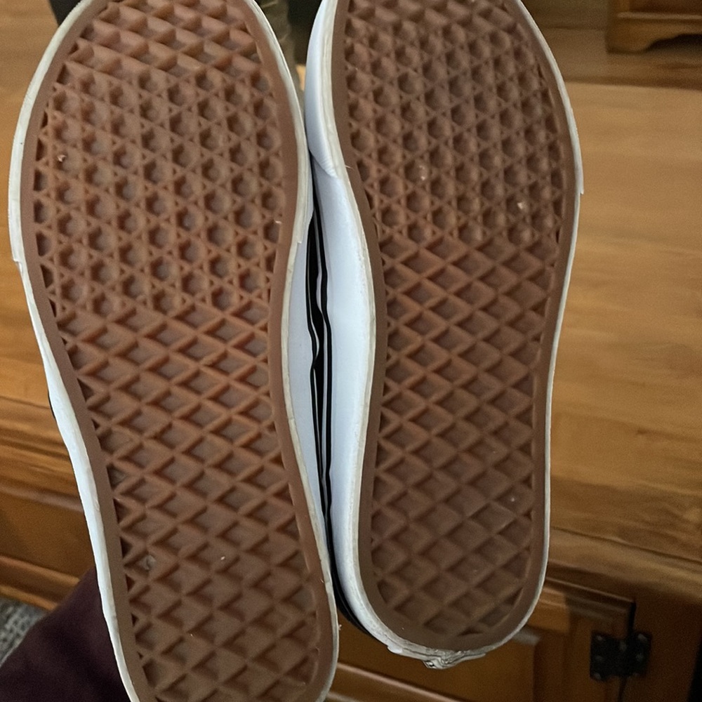 Sneakers - Picture 3 of 7